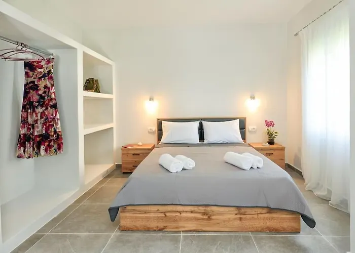 Ermioni's In Agia Efimia