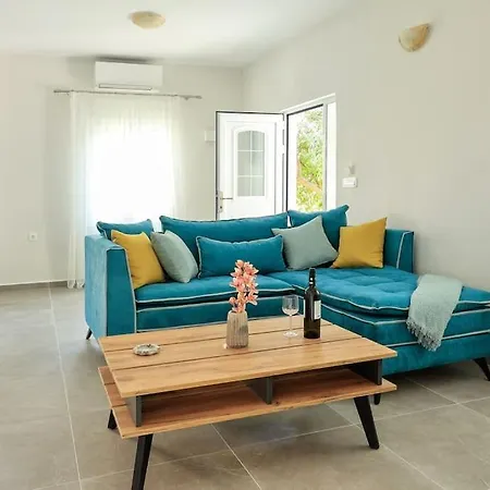 בית נופש Ermioni's In איה אפימיה