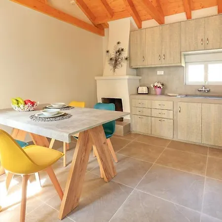 Vakantiehuis Ermioni's In *