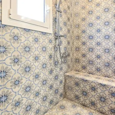 Ermioni's In Agia Efimia