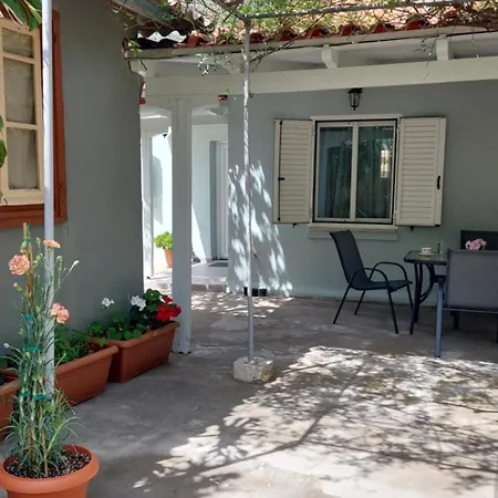 Hébergement de vacances Ermioni's In *