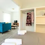 Ermioni's In * איה אפימיה
