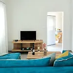 Ermioni's In * איה אפימיה