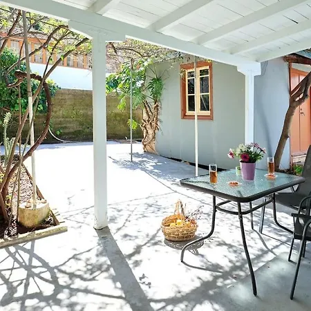 Holiday home Ermioni's In Agia Efimia